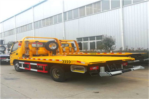 周浦镇附近拖车救援搭电