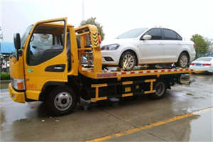 周浦镇附近拖车救援24小时服务热线